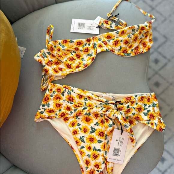 WeWoreWhat NWT Sunflower Bikini Set size M top and S bottom - Picture 5 of 5